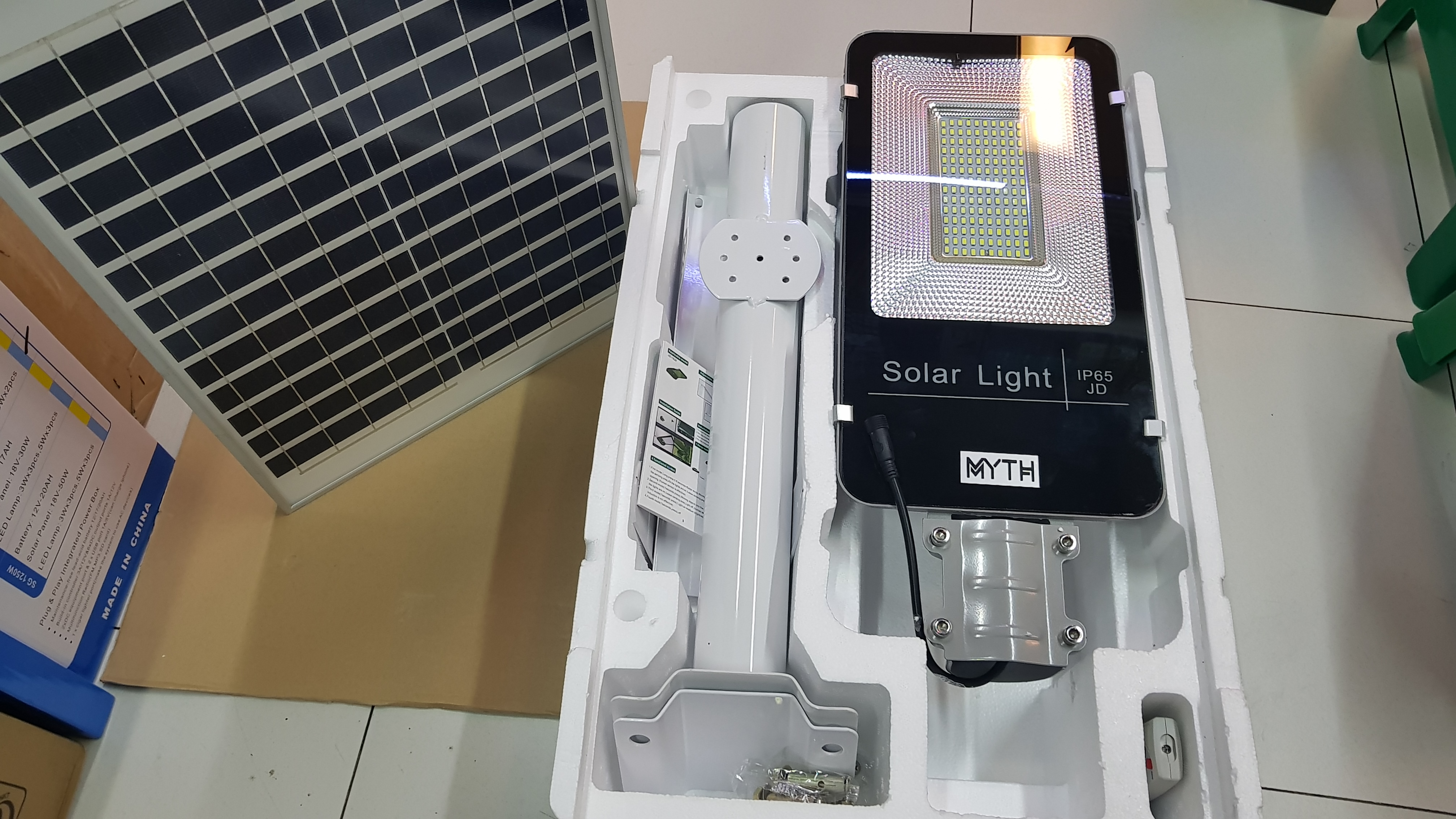 PJU LED Solar Cell Two In One 70 Watt
