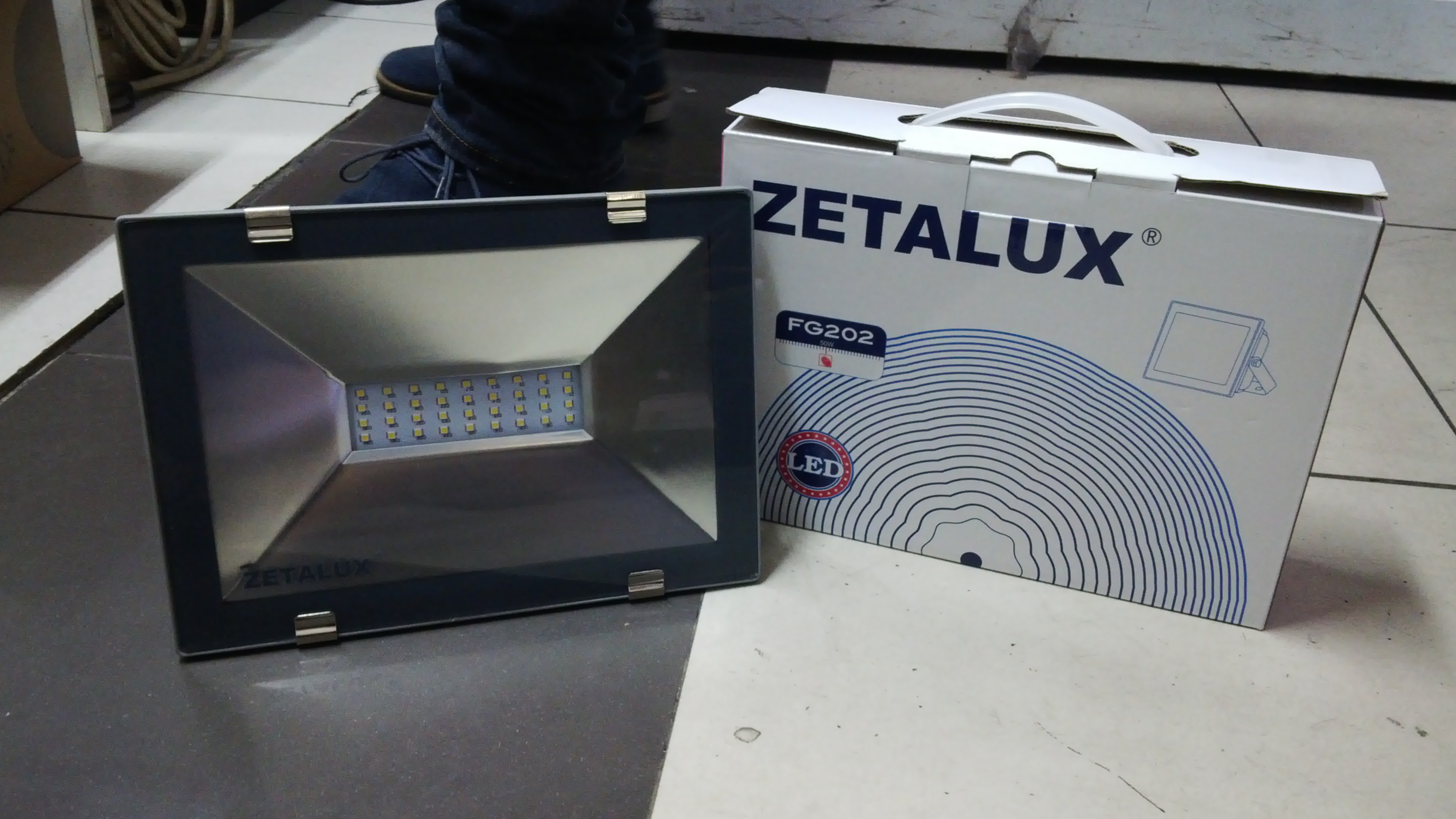 Lampu Sorot LED 50 Watt Zetalux